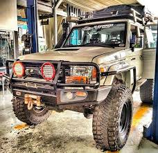 rayner monsalve on instagram toyota landcruiser 76 what a beast toyota landcruiser landcruiser76 camiones toyota vehiculos todoterreno camionetas 4x4