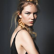 TDyzeni Make-up artist