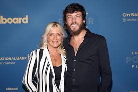 The latest tweets from chris sky (@chrissaccoccia1). Chris Janson S Favorite Real Friend Of All His Wife Kelly