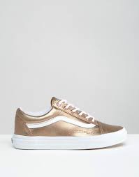 Black And Gold Vans Old Skool Vans Exclusive Rose Gold Metallic Old Skool Trainers At Asos Com Sapatos Dourados Sapatos Tenis