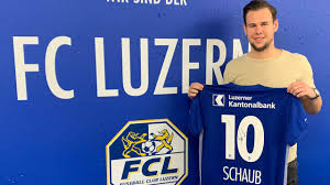 Louis schaub, 26, aus österreich ⬢ position: Wettbewerb Gewinne Ein Signiertes Trikot Von Fcl Spielmacher Louis Schaub