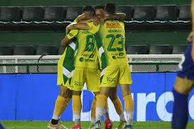 Óscar romero foi o grande nome do jogo, anotando dois gols. Xryahtt6hywprm