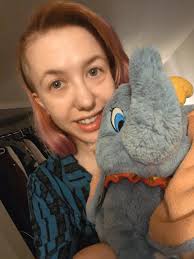 FIF! Just a 5D girl living in a 3D world, and currently riding the dopamine  high of a “Thnks fr th Mmrs” F.O.B. scream sesh while cleaning my kitchen  (iykyk lol). Felt