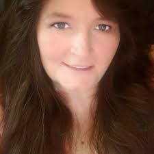 Lora Holley's Instagram, Twitter & Facebook