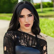 Kimberly Loaiza - YouTube