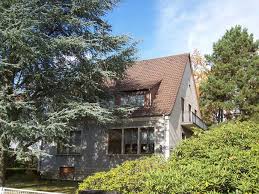 In diesem kleinen, von wald umgebenen stadtviertel stehen vor allem einfamilienhäuser. Haus Zum Verkauf 29223 Celle Hehlentor Mapio Net