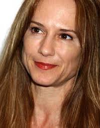 As per celebrity net worth, hunter has an estimated net worth of around $14 million, in 2019. Spates Muttergluck Zwillinge Fur Holly Hunter Der Spiegel