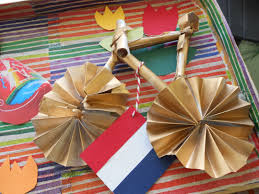 Amsterdam Reise Verschenken Hier Mein Selbstgemachtes Fahrrad Aus Papier Und Gold Angespruht Das Gesamte G Amsterdam Reise Reisegutschein Basteln Verschenken