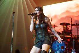 Für sängerin floor jansen kein grund, die füße hochzulegen. Nightwish Sangerin Floor Jansen Uber Die Arbeiten Am Nachsten Album