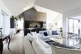 Bardage Decoratif En Tuiles Chevauchantes Habillant La Facade De La Tk 33 With Images House And Home Magazine House Home