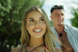 Leighton Love's Instagram, Twitter & Facebook