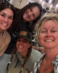 I'm not sure how I ended up with so many fabulous friends, but I feel so  extremely blessed and honored to have each one. This week @carliesue18  spent half of her spring