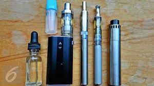 Banyak yang mengira bahwa yang mematenkan pertama kali rokok elektrik adalah herbert gilbert pada tahun 1963 memang iya benar namun penemuan tersebut tidak menghasilkan vapor yang sekarang sedang menjadi trend, namun pada tahun 2003 hon lik lah yang menemukan dan. Penjualan Produk Rokok Elektrik Terus Alami Peningkatan Bisnis Liputan6 Com
