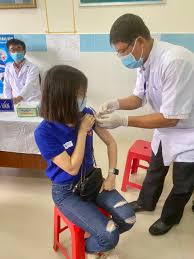 Đối với nữ giới, tiêm vắc xin tiền hôn nhân hay trước khi mang bầu 3 tháng là điều cực kỳ quan trọng. Cáº£ng Hang Khong Con Ä'áº£o Thá»±c Hiá»‡n Tiem Váº¯c Xin Phong Ngá»«a Dá»‹ch Bá»‡nh Covid 19 Cho Can Bá»™ Cong Nhan Vien Cáº£ng Hang Khong Con Ä'áº£o