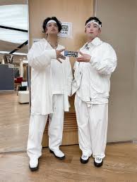 보정 논란 해명하나…매드몬스터, 네이버 나우(now) '로얄코믹스'서 뉴이스트 jr 만난다 #매드몬스터 #madmonster #탄 #제이호 #내루돌프 #네이버나우 #now #로얄코믹스 #스노우 #필터. 6us2p2ku5 Zqum