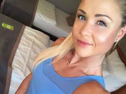 Her birthday, what she did before fame, her family life, fun trivia facts, popularity rankings, and more. Sophia Thiel Schockt Mit Foto Fans Weiss Nicht Was Du Alles Zu Dir Nimmst Stars