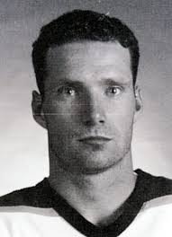 Player photos for the 1993-94 Harvard University at hockeydb.com
