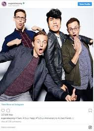 Karena itu, kang kwon joo (lee ha na), yang juga memiliki kemampuan pendengaran yang lebih baik, terpojok. Did Eugene Lee Yang Age 32 Secretly Come Out With Gay Sexuality