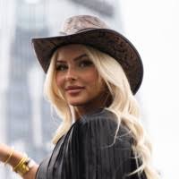 Caroline Weeks's Instagram, Twitter & Facebook