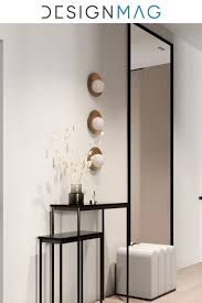 Una soluzione meno d'effetto, ma molto più funzionale per arredare un monolocale o una casa molto piccola, è quella di inserire una struttura divisoria con mensole ad altezza variabile, le quali possono accogliere piccoli libri, candele o vasetti, ma più di tutto lasciano passare tante luce naturale. 140 Idee Su Case Piccole Come Arredarle Per Renderle Perfette Nel 2021 Arredamento Appartamenti Arredamento Casa