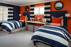 Discover bedroom ideas and design inspiration from a variety of coastal bedrooms, including color, decor and theme options. Pokoj Dla Chlopca W Mocnych Kolorach Inspiracje Bedroom Orange Boys Room Blue Orange Kids Rooms