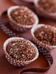 Truffes Au Chocolat Et A La Noisette Recette Truffes Au Chocolat Truffe Recette Truffe Chocolat