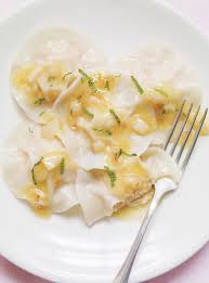Raviolis De Crevettes Beurre Blanc Aux Litchis Ricardo Recipe Lychee Recipes Cuisine Recipes Ricardo Recipe