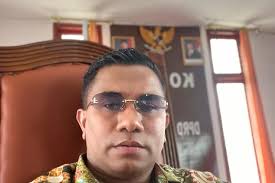 Mantan Bupati TTU Raymundus Fernandes Tutup Usia,ADPRD TTU Ingatkan  Masyarakat Tak Sembarang Posting Foto dan Video di Medsos