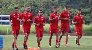 Resultado de imagem para jogadores do nautico treinando