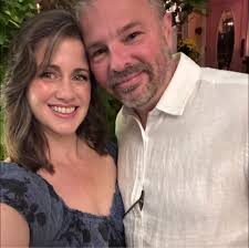 Packing food in suitcase: original packaging required?