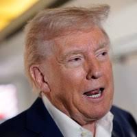 President Obama Invites Justice Thomas into the Oval Office