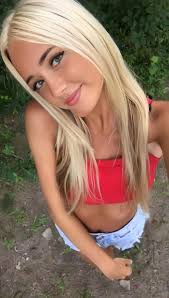 Born I Sri Lanka but now permanent in south London 70 yrs retired and a  dancing grandad 💃🕺🏾