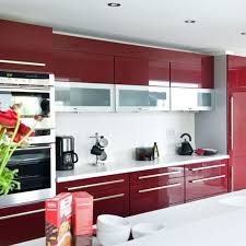 Las cocinas blancas son compatibles con todos los estilos de decoración y un acierto en la decoracion de cocinas 2017. Reforma Integral Cocina Moderna Roja Your Home Building Company