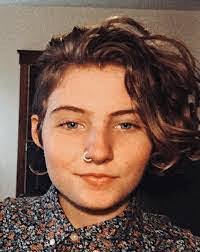 Deidre Duffy's Instagram, Twitter & Facebook