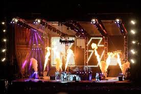 Kiss download festival 2015 rock and roll all nite. The Weird The Wet The Wonderful At Download Festival Efestivals Co Uk