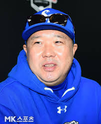 I want to praise not only Won Tae-in but also our bullpen pitchers a  lot."Samsung Lions manager Par..
