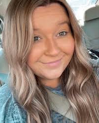 Lisa Hoose's Instagram, Twitter & Facebook