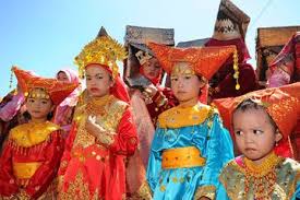 Check spelling or type a new query. Pakaian Adat Minang Limpapeh Rumah Nan Gadang Bobo