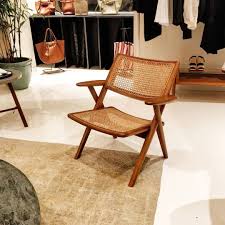 The Muṅgaru Easy Chair On Display At Lemill Store In Mumbai Designed By Inodasveje For Phantom Hands This Comfortable Loung Easy Chair Chair Teak Furniture