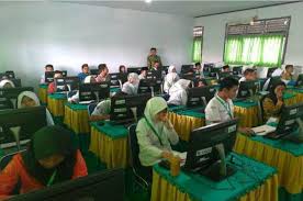 Soal dapat diunduh langsung di tautan yang tersedia. Situsweb Kementerian Agama Provinsi Sulawesi Tenggara