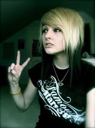 They tend to color their hair from the end or in the start from the top. 80 Trendsetting Emo Hairstyles For Girls In 2021