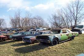 More Pics From The Pontiac Junkyard Photo Picture Classic Cars Classic Car Sales Buy Classic Cars