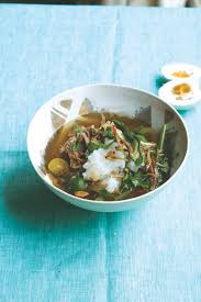 Katanya nasi ni berasal dari negeri kelantan, setiap hari dimasak di kelantan dan diterbangkan menggunakan kapal terbang ke serata. For Breakfast In Kelantan You Can Have Literally Anything You Want