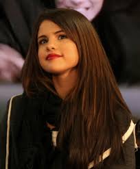 But during an appearance on voting power hour this past weekend, selena admitted that this election was actually her first time voting. Selena Gomez Spricht Uber Missbrauch War Es Justin Bieber