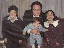 ولد في السابع عشر من مايو عام 1940 في مدينة المنصورة. Uxks8xyzmm9yfm
