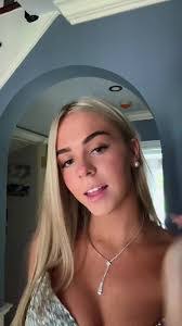 Jenna Moseley's Instagram, Twitter & Facebook