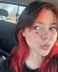 I'm just a moth that wants to share your light 🖤💡🪶