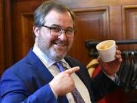 Carpenter serves up cornbread proposal