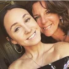 Casey McCabe (kaseymariieee)