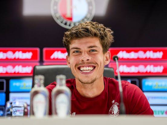 Frisse start voor Bos bij Feyenoord: linksback is 'ready to go' tegen  Fenerbahçe - Rijnmond